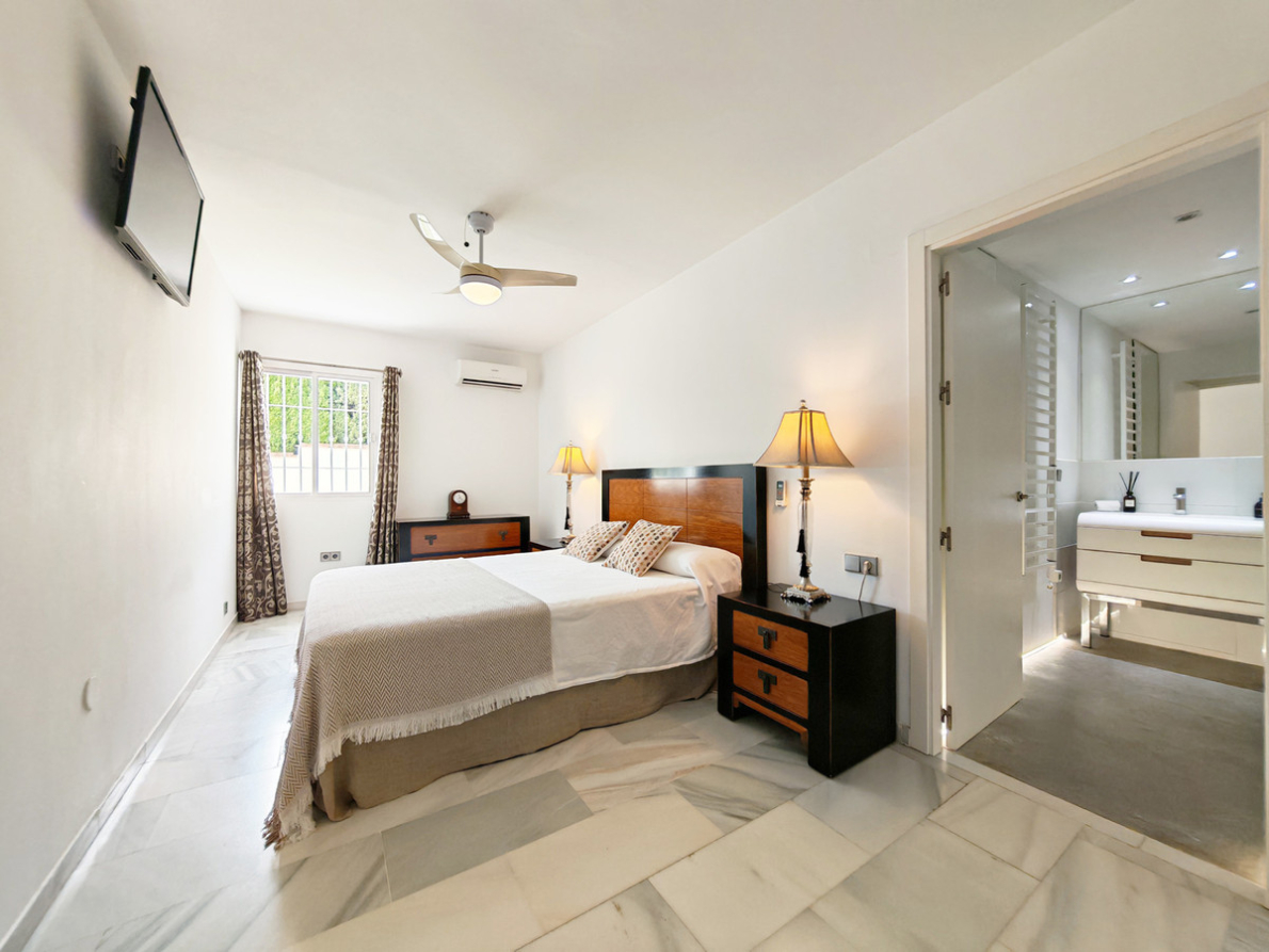 Villa for sale in Riviera del Sol