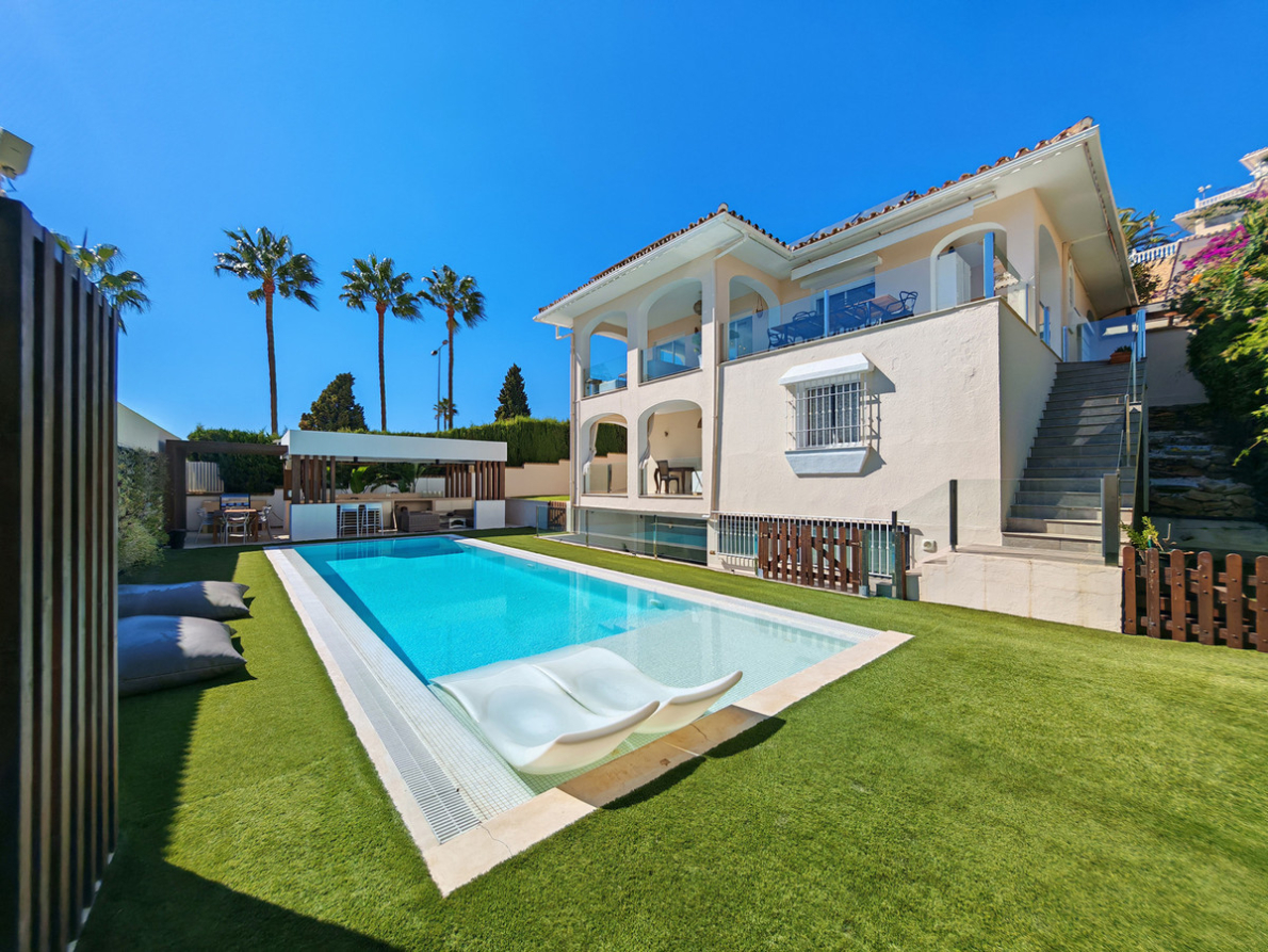 Villa for sale in Riviera del Sol