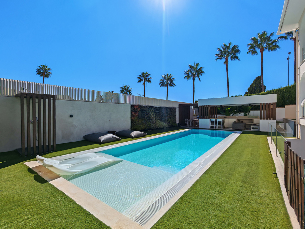 Villa for sale in Riviera del Sol